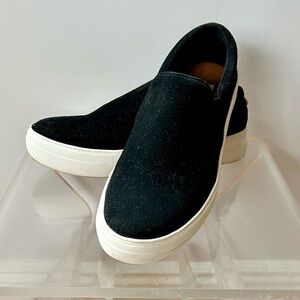 Steve Madden Black Slip-On Flats